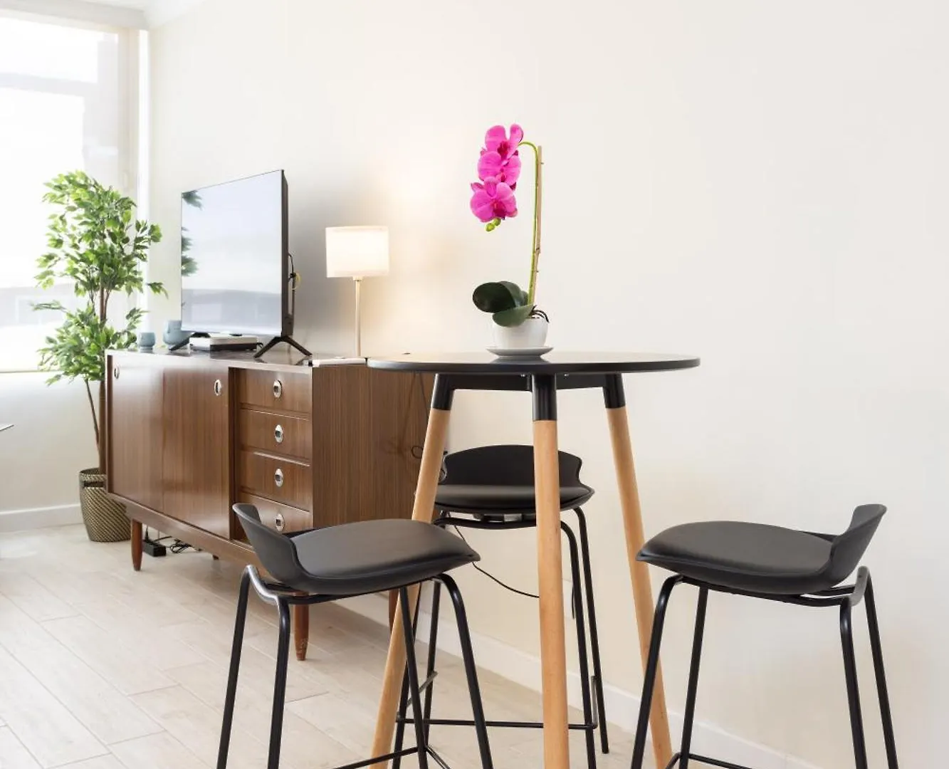 Home2Book Bright Apt & Communal Pool Santa Cruz Appartement